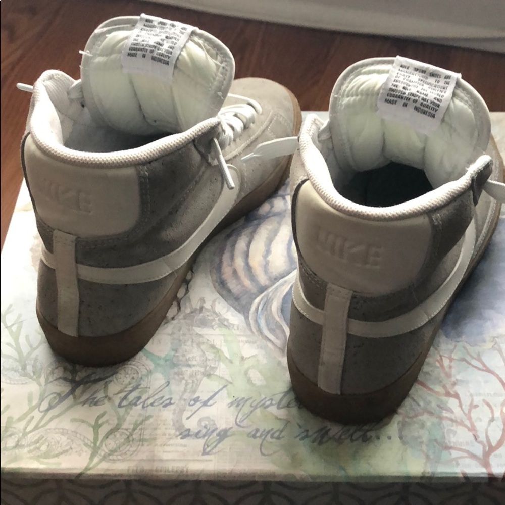 Nike - Picture 4 of 4
